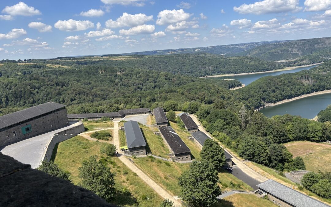 Beeindruckende Exkursion zum IP Vogelsang: Wandertag der Jgst. EF am 01.07.2026